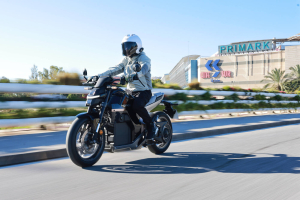 Zvuk ticha: vývoj charakteru modelu Honda WN7